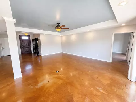 Living - 2005 Kearny Blvd, Clovis, NM 88101 photo 3 of 12