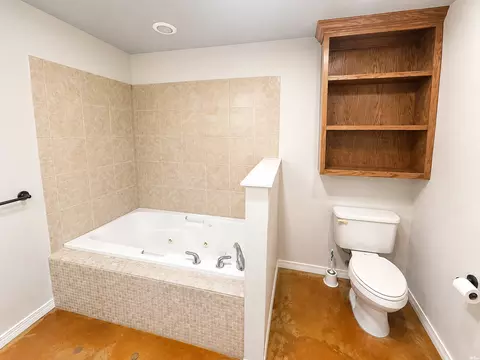 Bath - 2005 Kearny Blvd, Clovis, NM 88101 photo 2 of 6