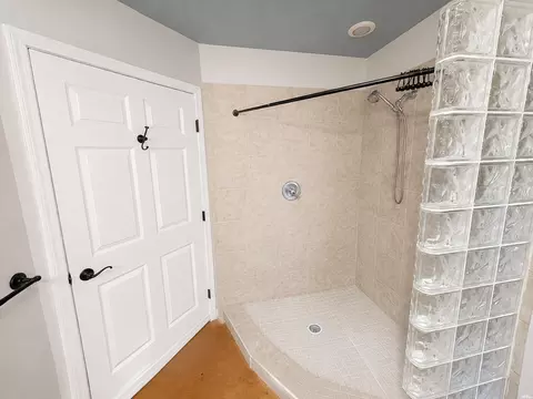 Bath - 2005 Kearny Blvd, Clovis, NM 88101 photo 3 of 6