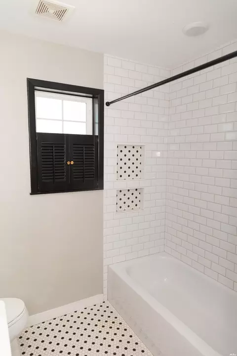Bath - 1620 Claremont Ter, Clovis, NM 88101 photo 5 of 6