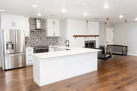 Kitchen - 1620 Claremont Ter, Clovis, NM 88101 photo 4 of 4