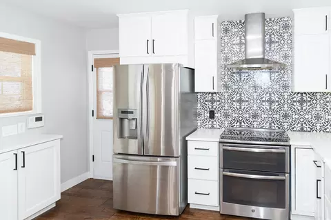 Kitchen - 1620 Claremont Ter, Clovis, NM 88101 photo 2 of 4