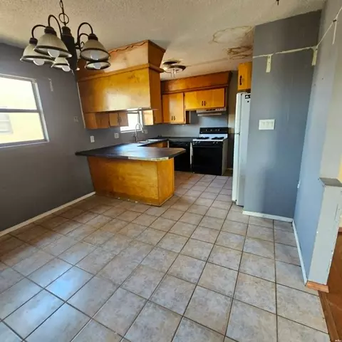 Kitchen - 3105 Mandell Cir, Clovis, NM 88101 photo 4 of 7