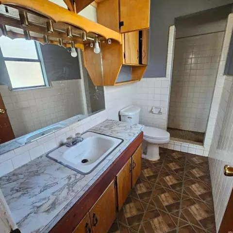 Bath - 3105 Mandell Cir, Clovis, NM 88101 photo 3 of 5