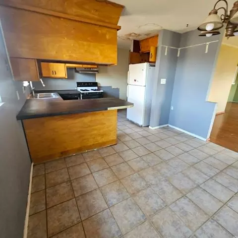 Kitchen - 3105 Mandell Cir, Clovis, NM 88101 photo 2 of 7
