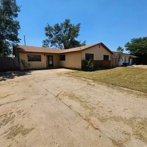 Exterior - 3105 Mandell Cir, Clovis, NM 88101 photo 8 of 11