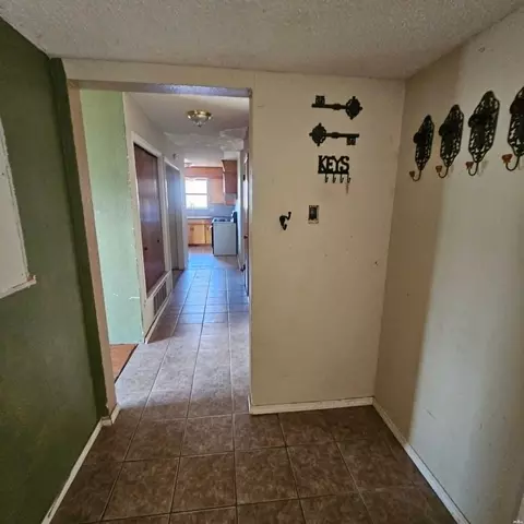 Entry Way - 3105 Mandell Cir, Clovis, NM 88101 photo 2 of 3
