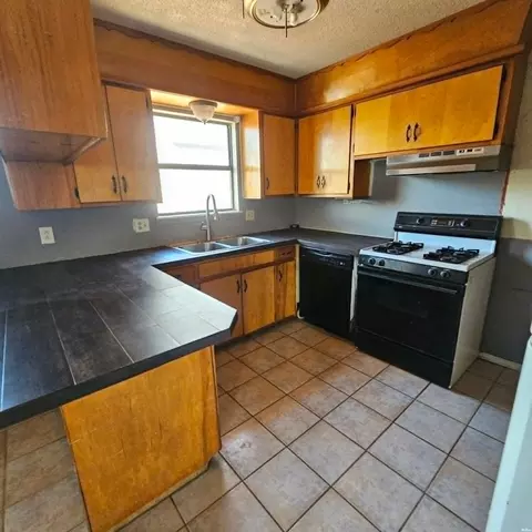 Kitchen - 3105 Mandell Cir, Clovis, NM 88101 photo 1 of 7