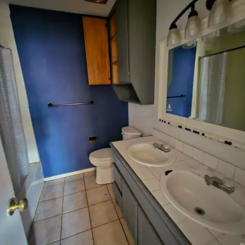 Bath - 3105 Mandell Cir, Clovis, NM 88101 photo 5 of 5