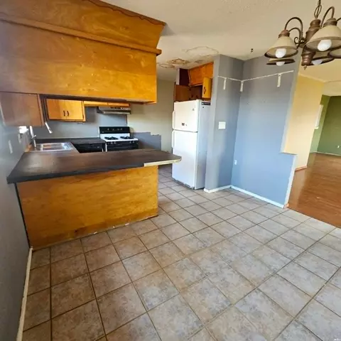 Kitchen - 3105 Mandell Cir, Clovis, NM 88101 photo 6 of 7
