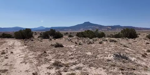 29 State Road 96 Rd #7, Abiquiu, NM 87510