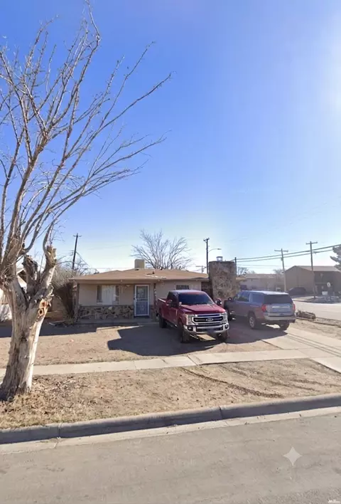 802 Alamosa, Carlsbad, NM 88220