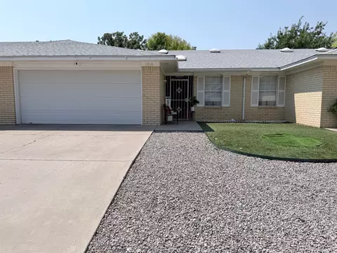 1210 Seville St, Roswell, NM 88201