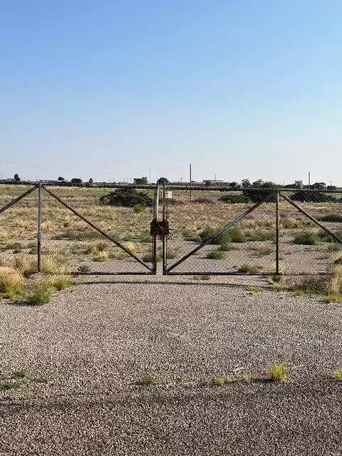 910 E Gallina, Roswell, NM 88201