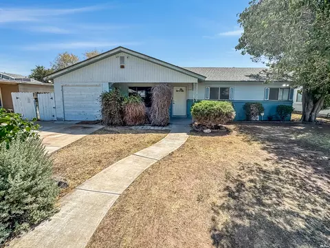 1706 N Brazos Ave, Hobbs, NM 88240