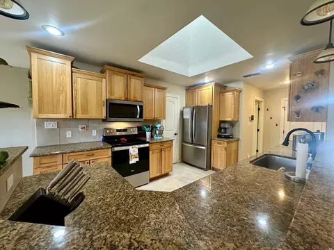 Kitchen - 4101 Mariah Dr, Clovis, NM 88101 photo 6 of 6