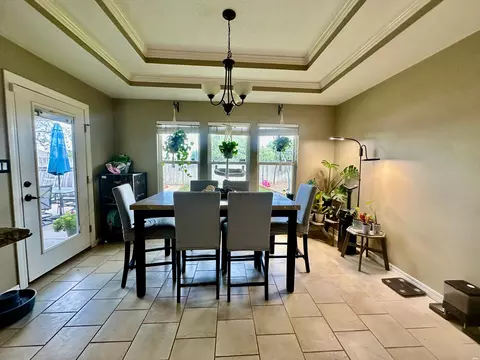 Dining - 4101 Mariah Dr, Clovis, NM 88101 photo 2 of 3