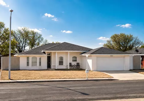 1521 W Camino Del Arco, Hobbs, NM 88240