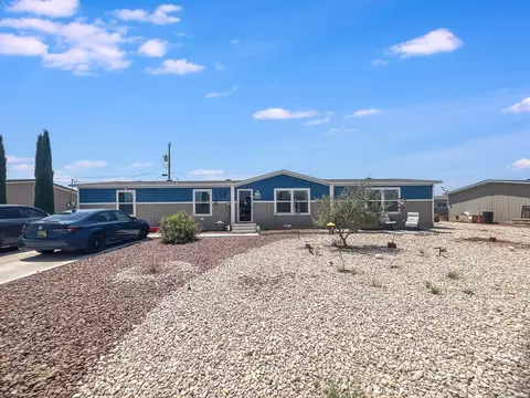4213 Redbud St, Carlsbad, NM 88220