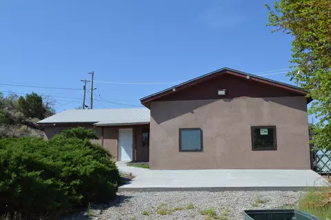 305 Donna Jean Dr, Gallup, NM 87301