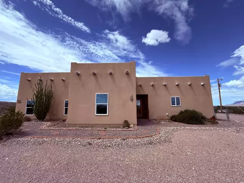 33 Paint Trl, Elephant Butte, NM 87935