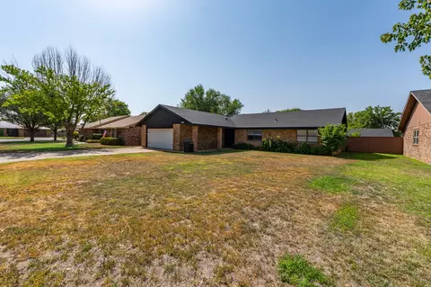 Exterior - 3804 Nancy Lopez Dr, Clovis, NM 88101 photo 8 of 10