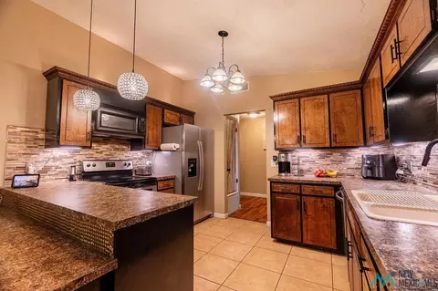 Kitchen - 1125 Parkland Dr, Clovis, NM 88101 photo 1 of 3