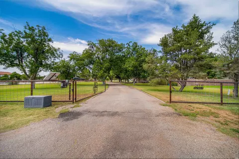318 Who Who Dr, Carlsbad, NM 88220