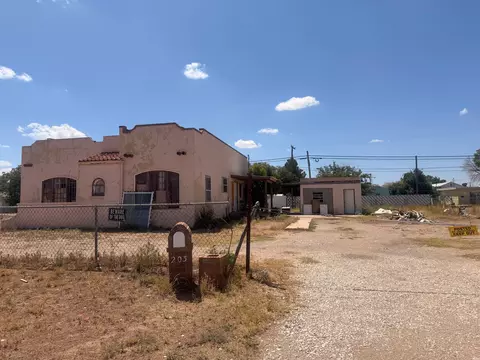 203 W Skelly, Hobbs, NM 88240