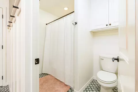 Bath - 2225 Amanda Ln, Clovis, NM 88101 photo 5 of 6