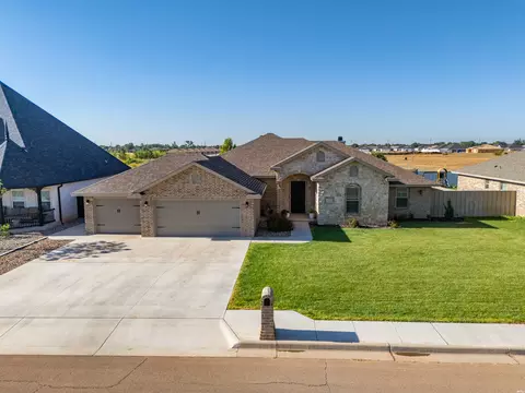 2225 Amanda Ln, Clovis, NM 88101