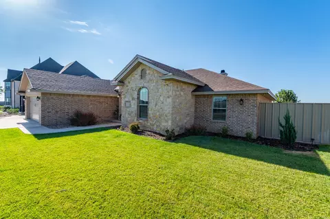 Exterior - 2225 Amanda Ln, Clovis, NM 88101 photo 6 of 12