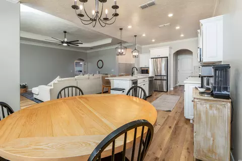 Dining - 2225 Amanda Ln, Clovis, NM 88101 photo 2 of 2