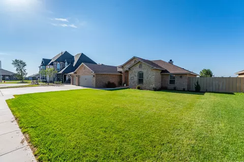 Exterior - 2225 Amanda Ln, Clovis, NM 88101 photo 3 of 12