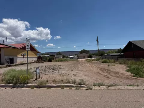 1212 Fourth St, Grants, NM 87020