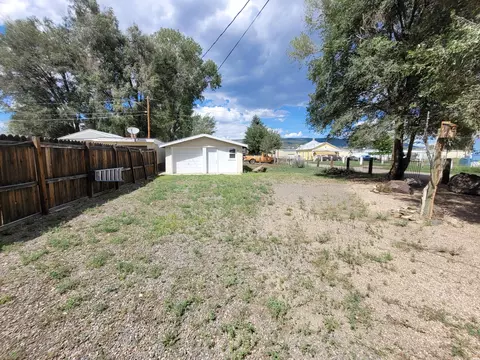 Exterior - 340 E 3rd Ave, Raton, NM 87740 photo 3 of 4