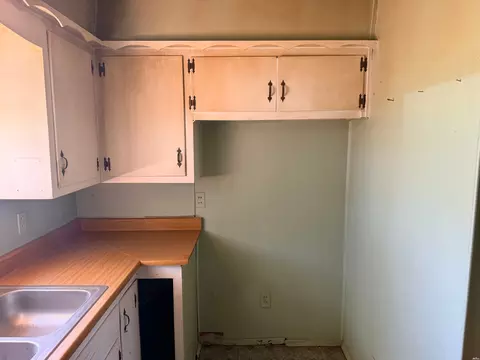 Kitchen - 1013 Cypress, Clovis, NM 88101 photo 2 of 5