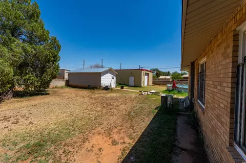 Exterior - 500 Dixie Dr, Clovis, NM 88101 photo 6 of 11