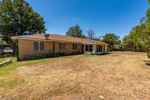 Exterior - 500 Dixie Dr, Clovis, NM 88101 photo 2 of 11