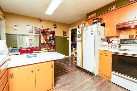 Kitchen - 500 Dixie Dr, Clovis, NM 88101 photo 2 of 3