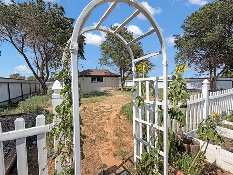 Exterior - 24 Rope Rd, Clovis, NM 88101 photo 3 of 9