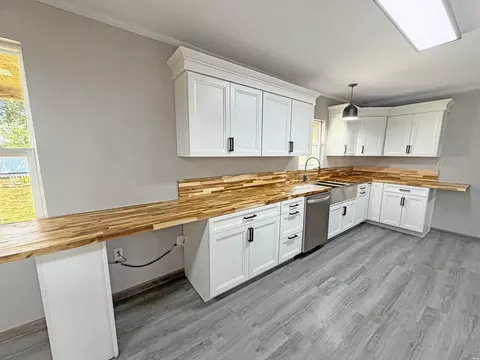 Kitchen - 24 Rope Rd, Clovis, NM 88101 photo 4 of 6