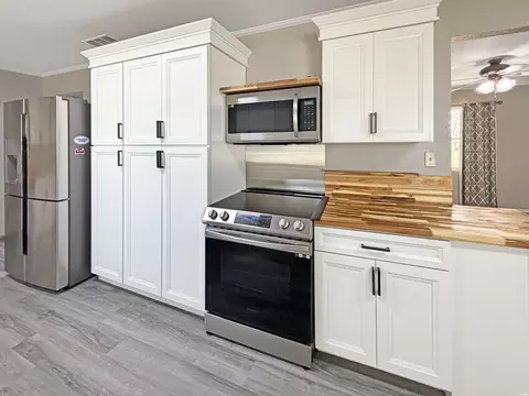 Kitchen - 24 Rope Rd, Clovis, NM 88101 photo 3 of 6