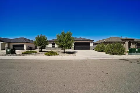 3811 Selman Ct, Carlsbad, NM 88220
