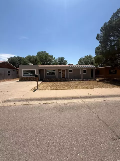 1103 W Sears Ave, Artesia, NM 88210
