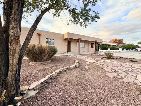 1726 Camino Del Sol Dr, Gallup, NM 87301