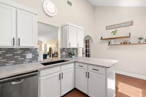 Kitchen - 3724 Ben Crenshaw Cir, Clovis, NM 88101 photo 2 of 2