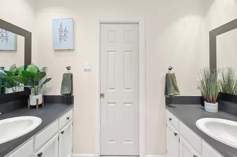Bath - 3724 Ben Crenshaw Cir, Clovis, NM 88101 photo 1 of 5