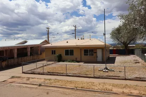 516 N Sage Ave, Grants, NM 87020