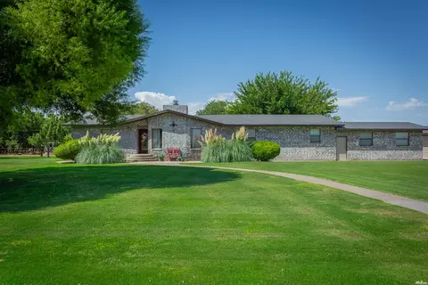2708 Quarter Horse Rd, Artesia, NM 88210